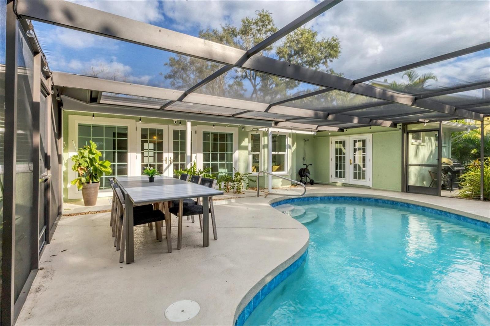 SIESTA BEACH - Residential