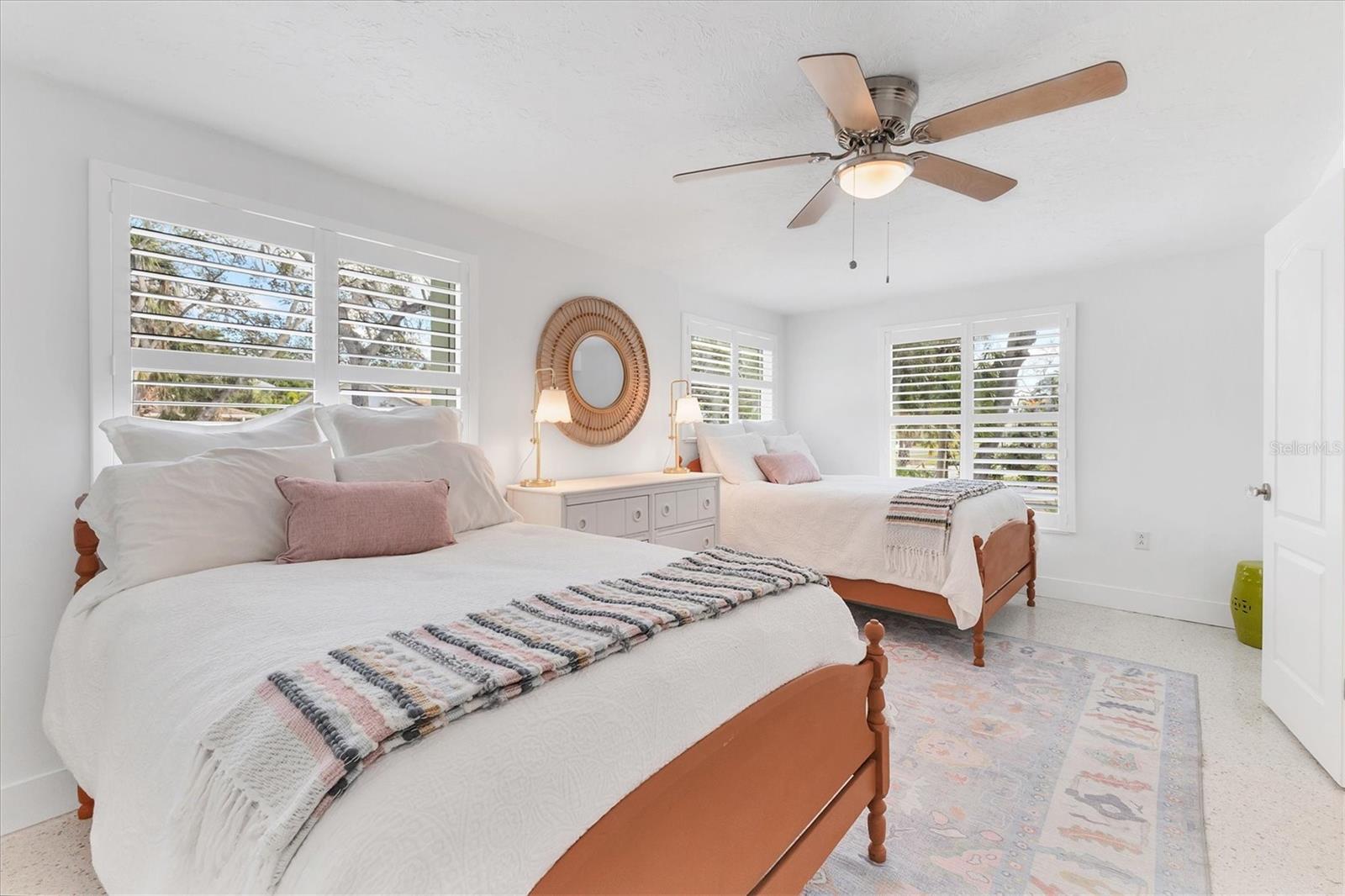 SIESTA BEACH - Residential