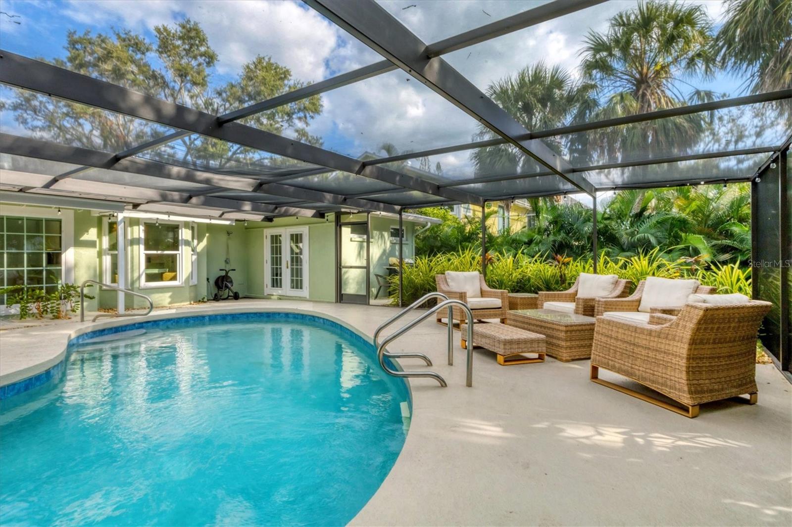 SIESTA BEACH - Residential