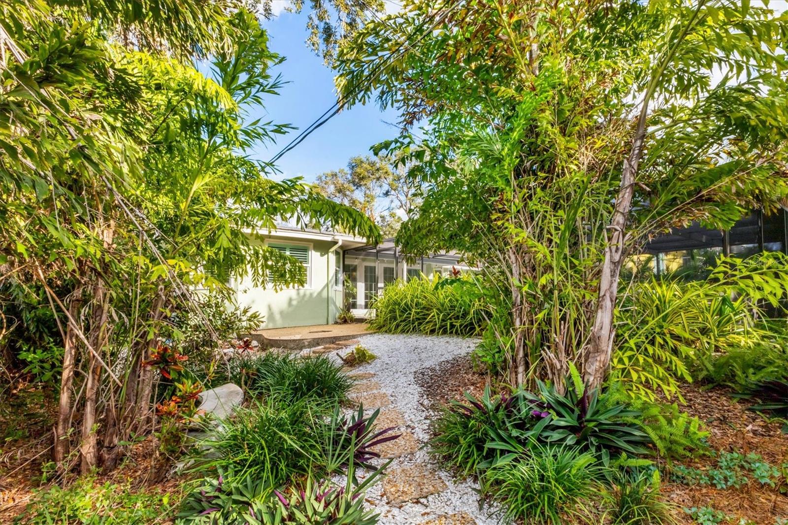 SIESTA BEACH - Residential