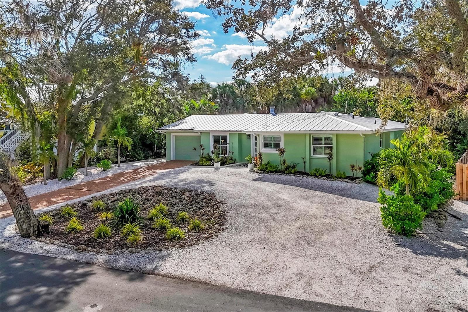 SIESTA BEACH - Residential