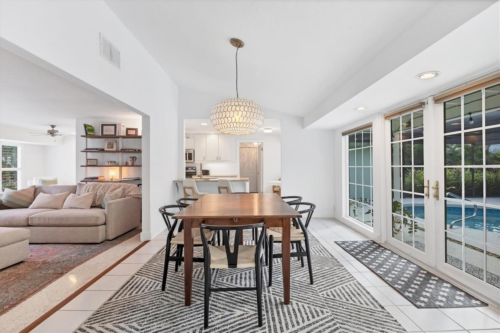 SIESTA BEACH - Residential