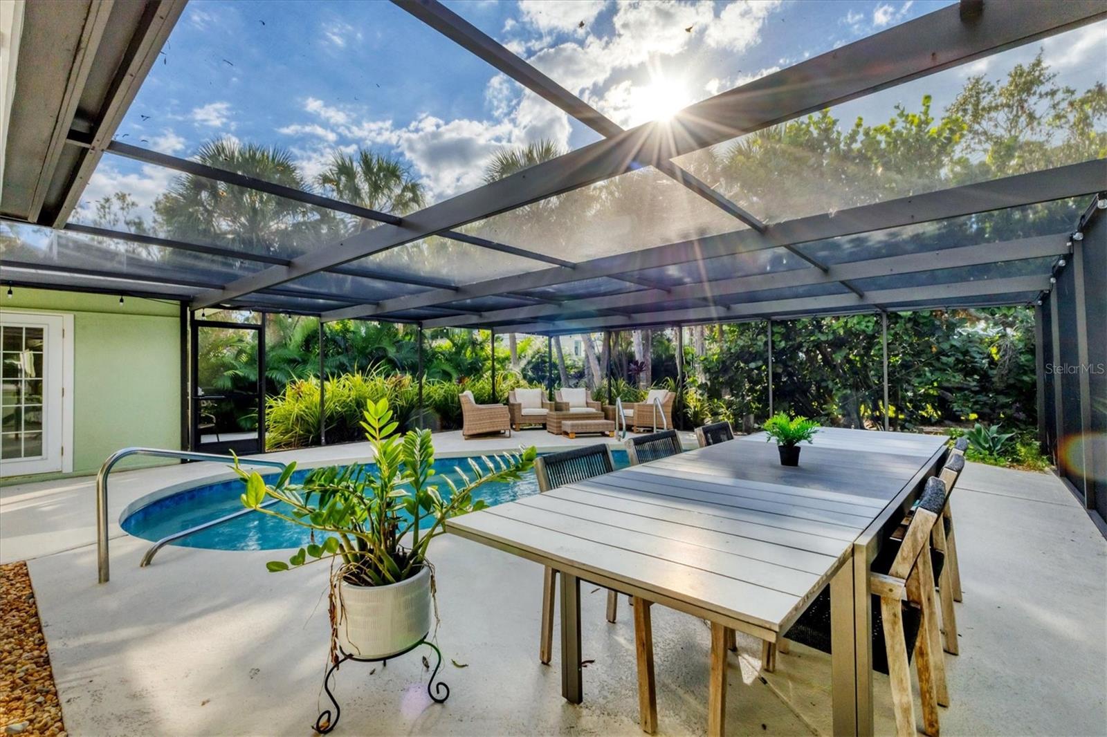 SIESTA BEACH - Residential