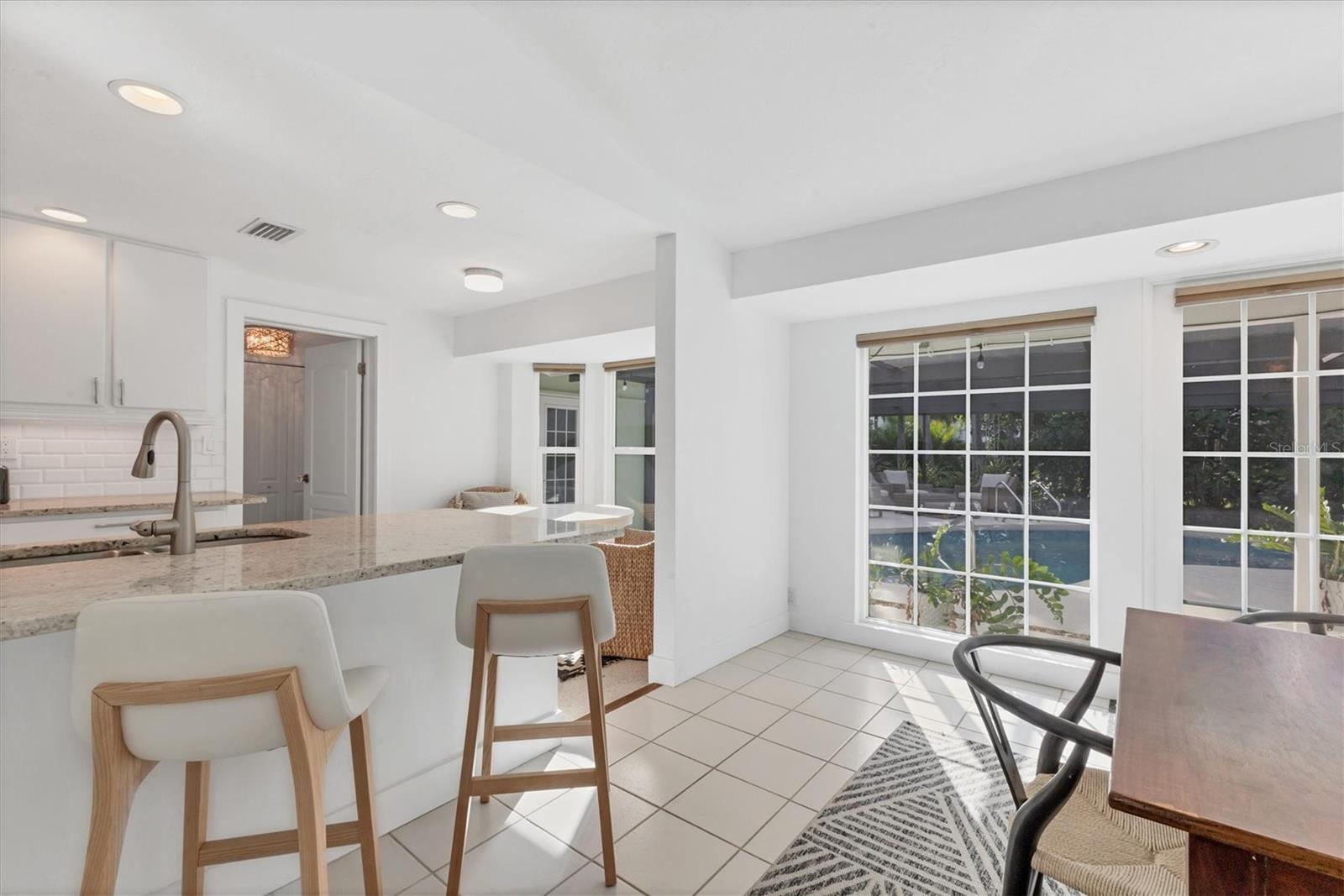 SIESTA BEACH - Residential