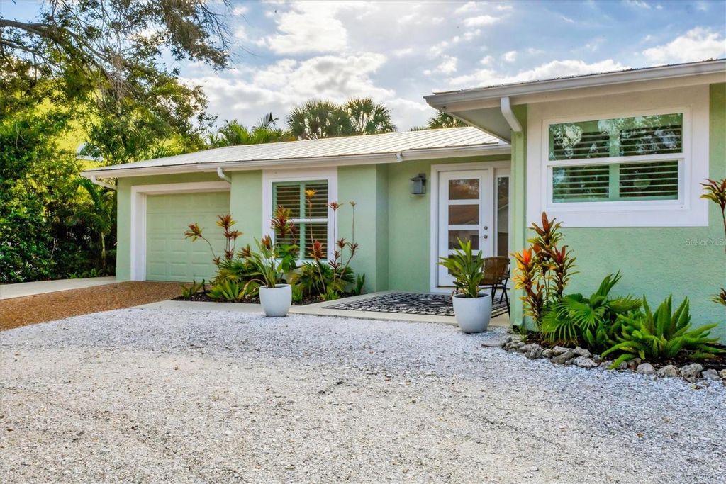 Photo of 5112 Oakmont Place, Sarasota, FL 34242 (MLS # A4668796)