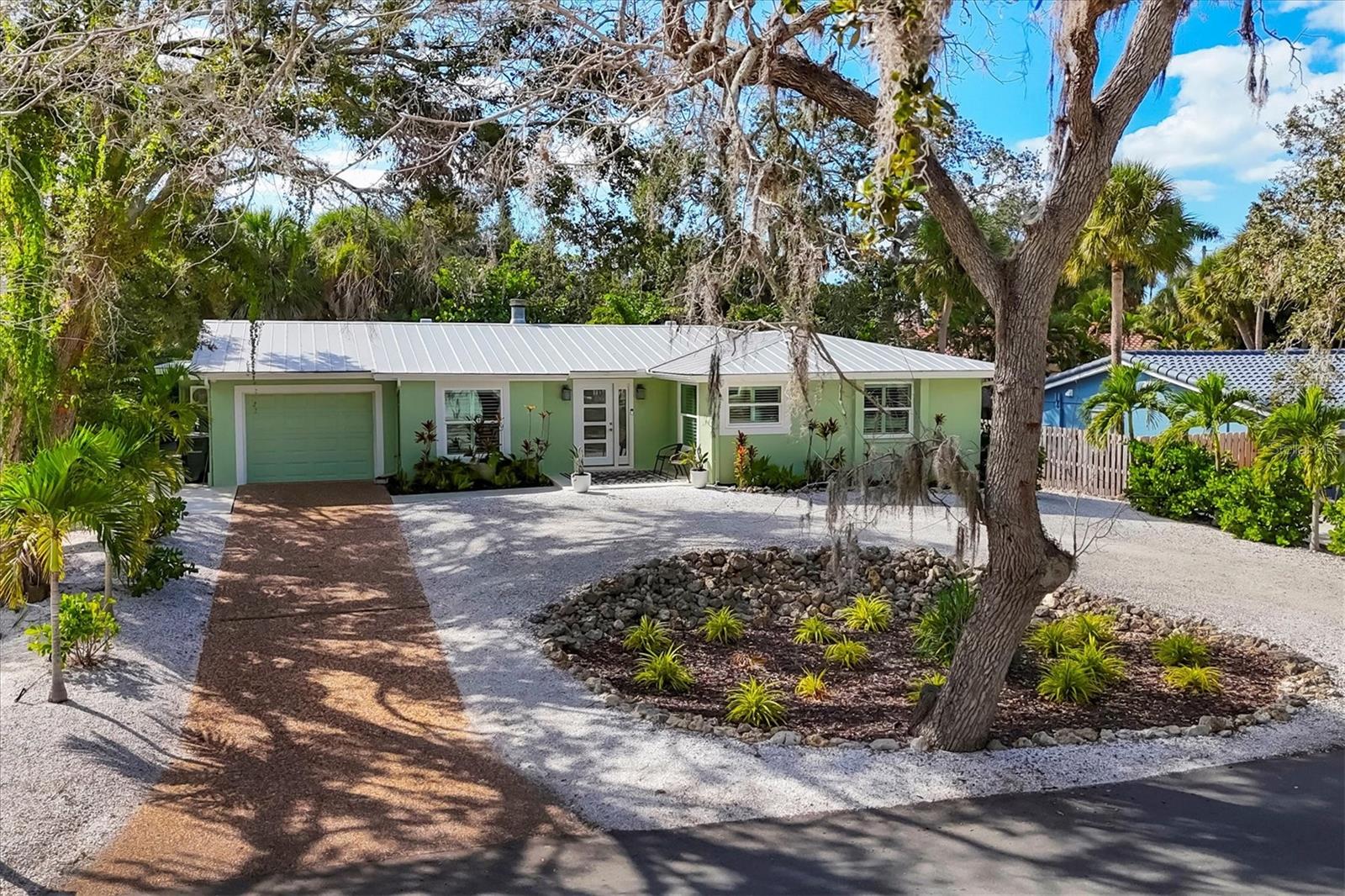 SIESTA BEACH - Residential