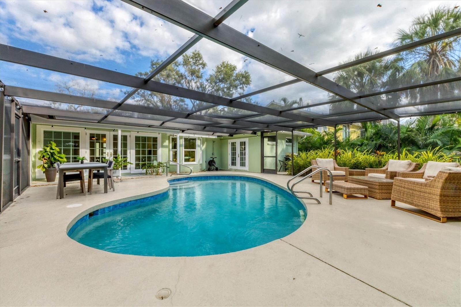 SIESTA BEACH - Residential