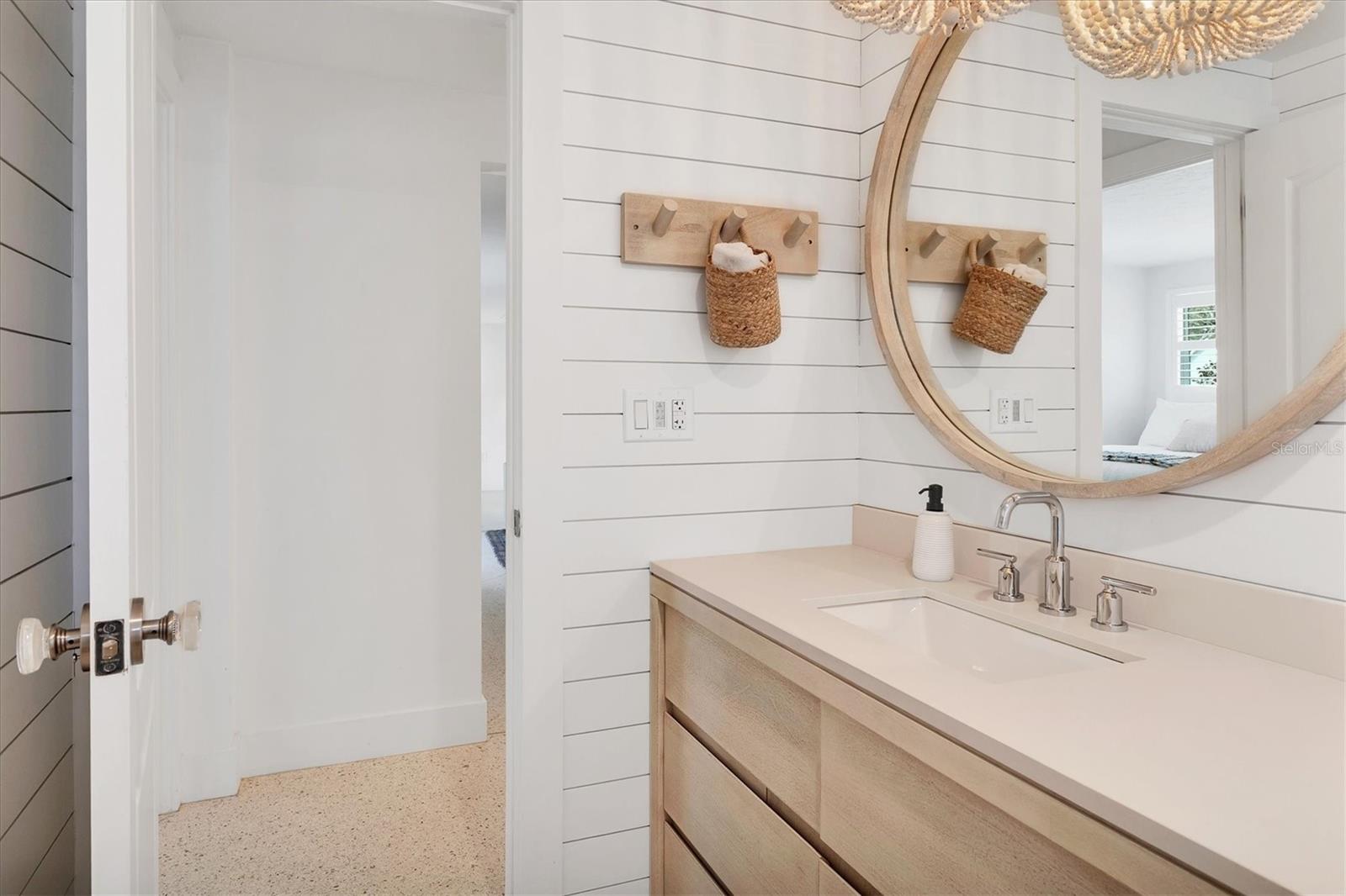 SIESTA BEACH - Residential