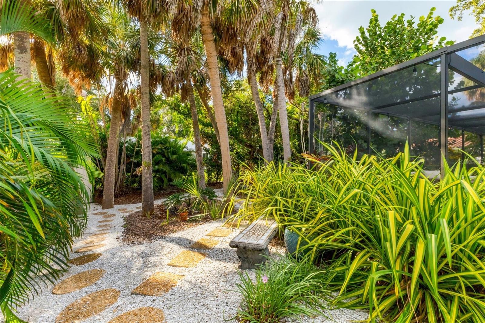 SIESTA BEACH - Residential