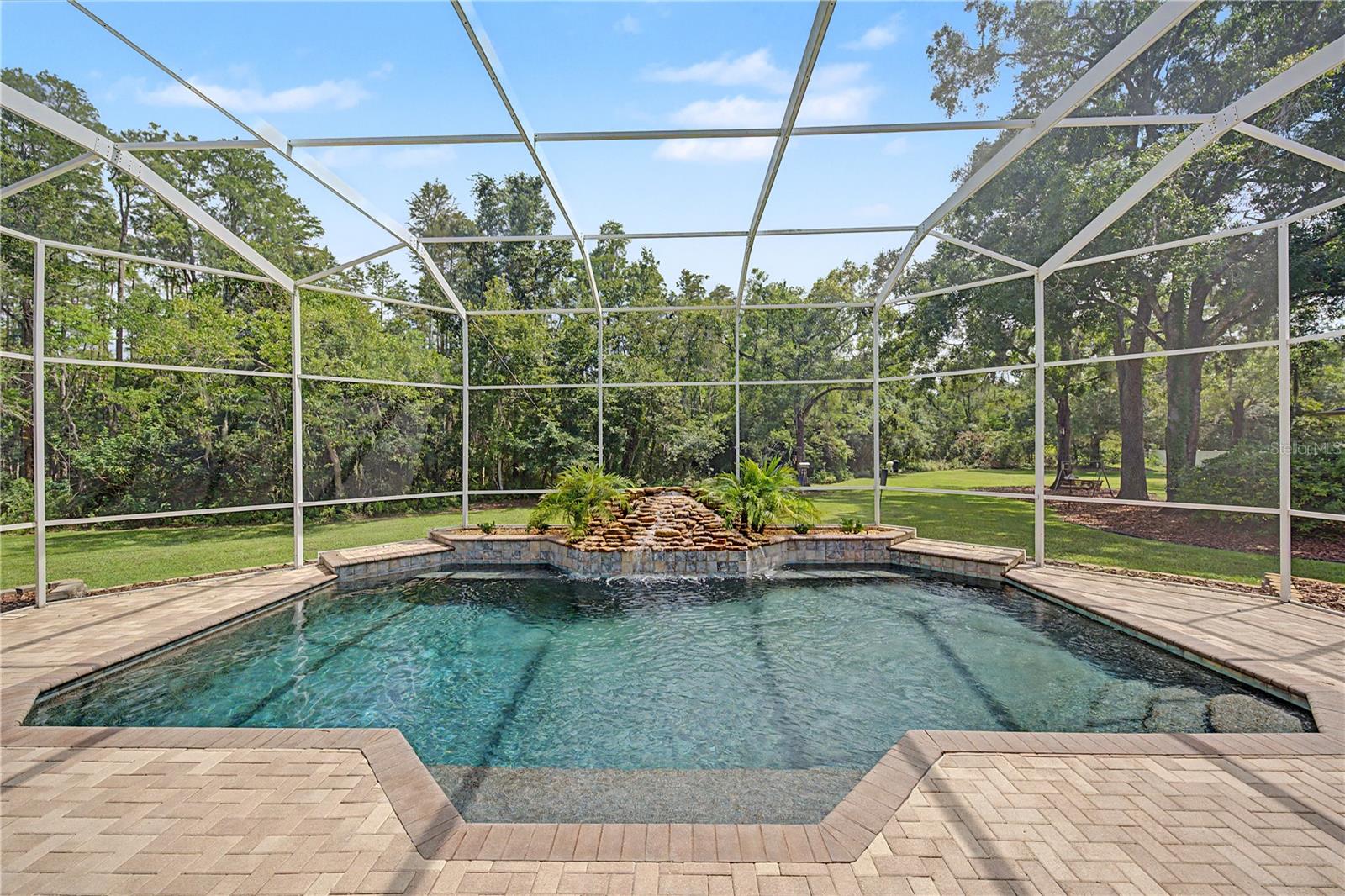 906 LAKE SAPPHIRE LANE