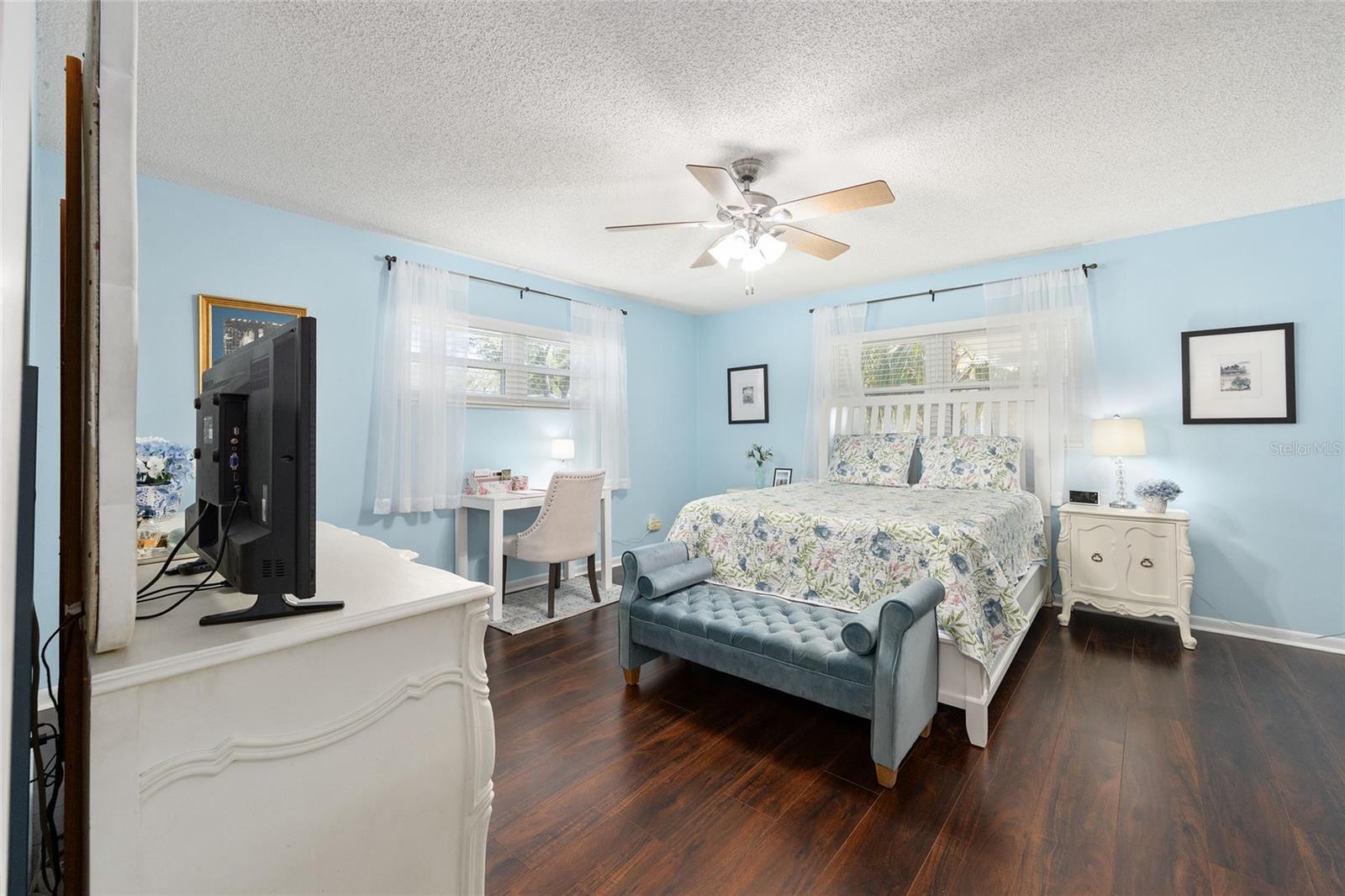 ON TOP OF THE WORLD - Residential