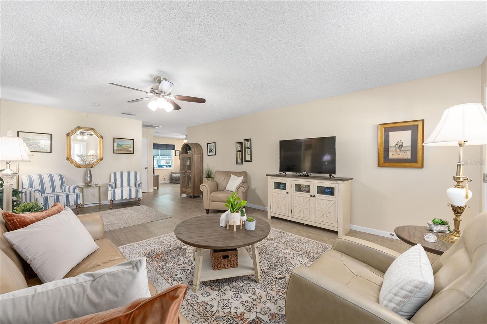 ON TOP OF THE WORLD - Residential