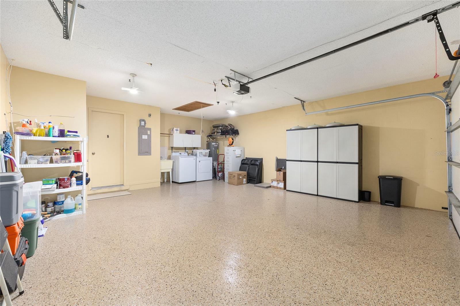 ON TOP OF THE WORLD - Residential