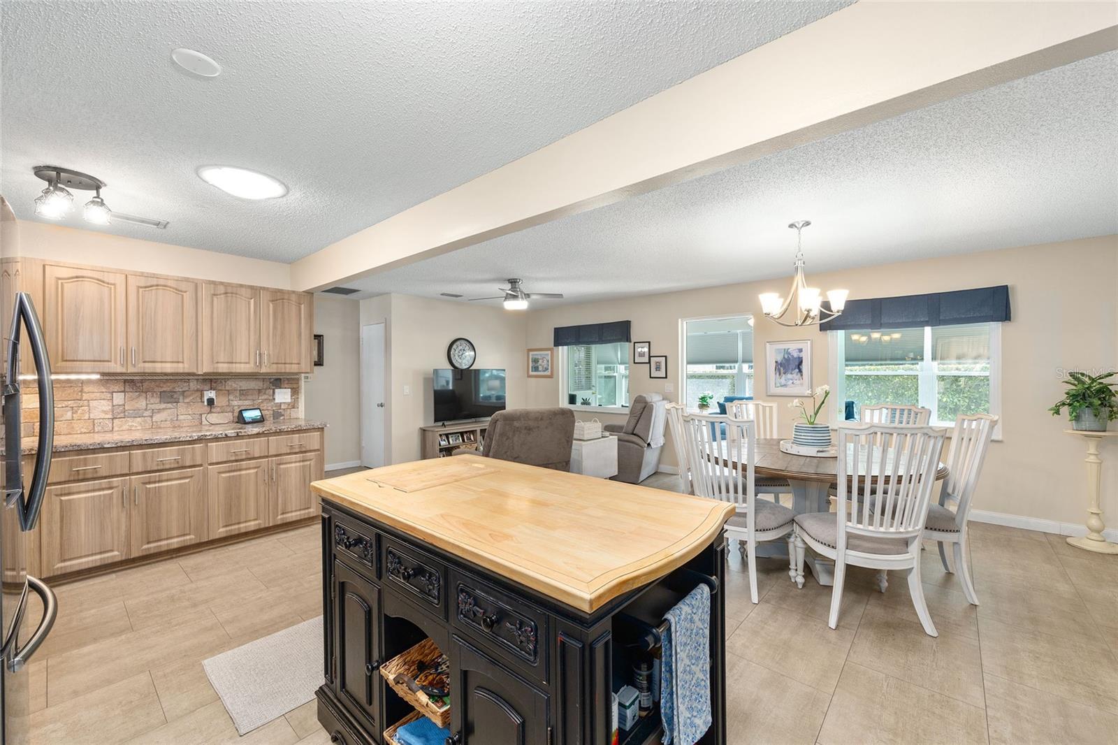 ON TOP OF THE WORLD - Residential