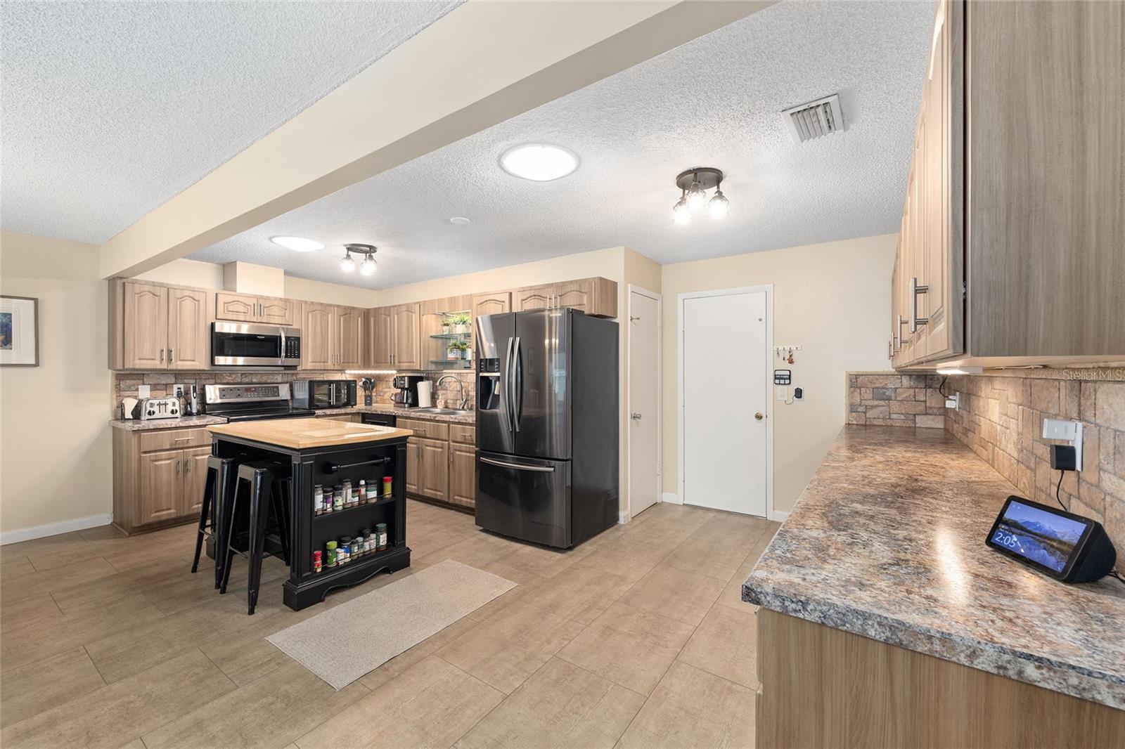 ON TOP OF THE WORLD - Residential