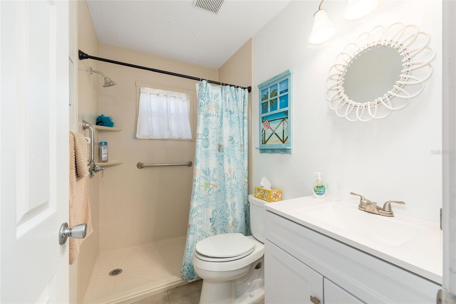 ON TOP OF THE WORLD - Residential