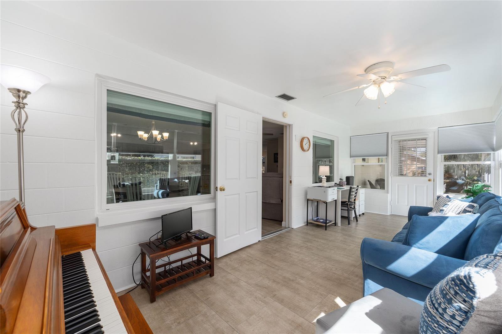 ON TOP OF THE WORLD - Residential