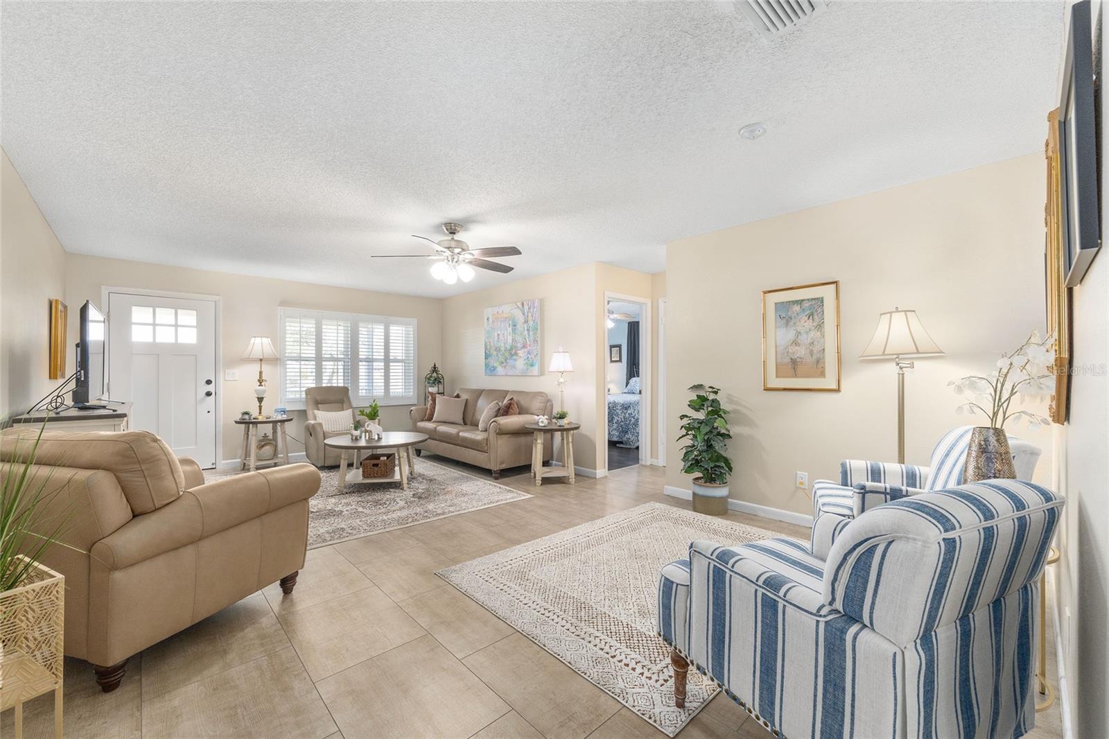 ON TOP OF THE WORLD - Residential