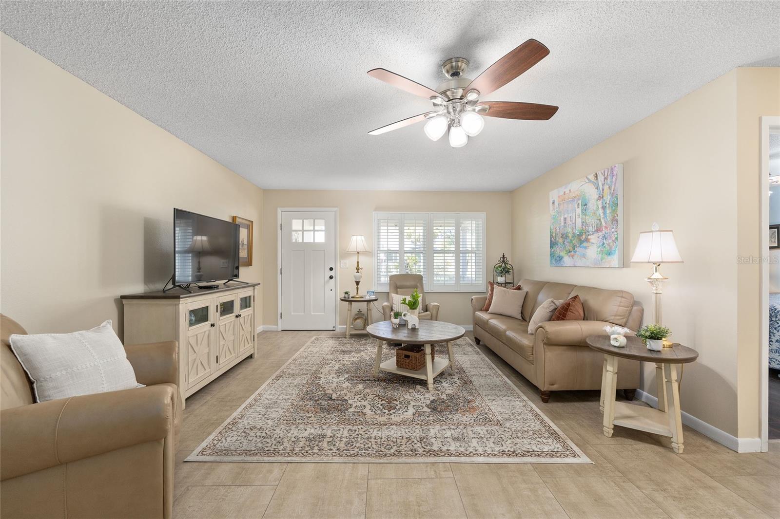 ON TOP OF THE WORLD - Residential