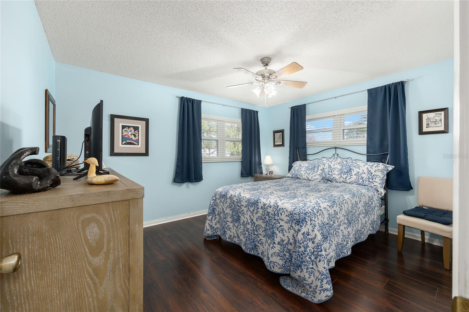 ON TOP OF THE WORLD - Residential