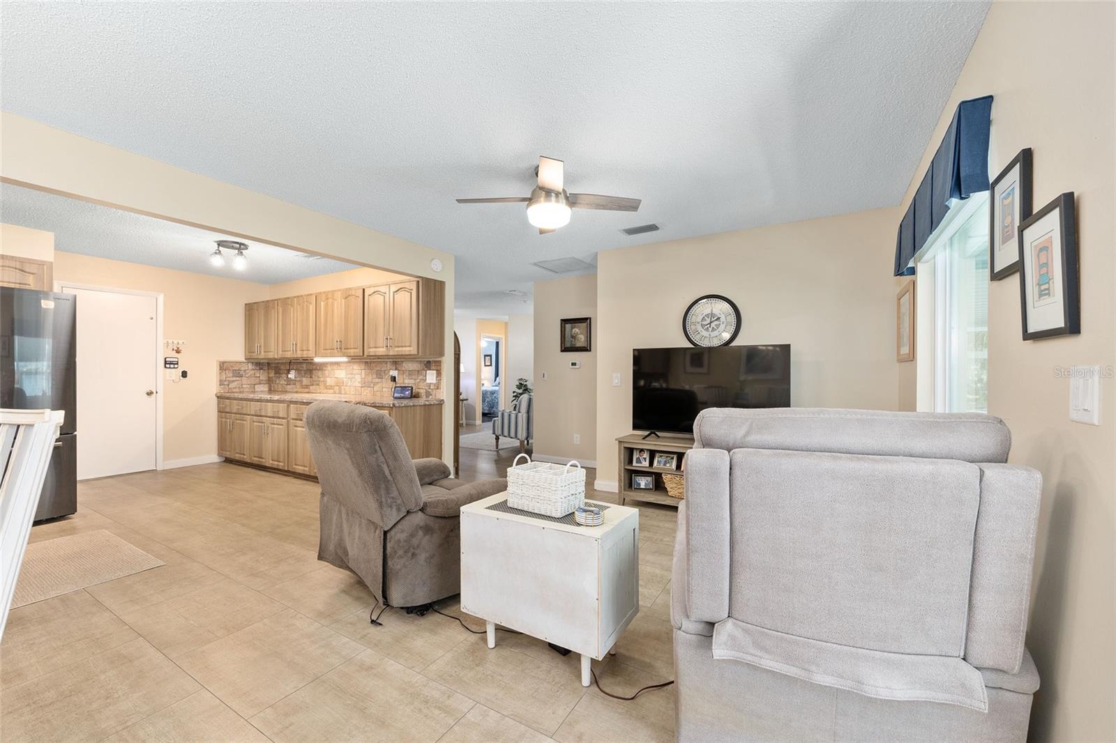 ON TOP OF THE WORLD - Residential