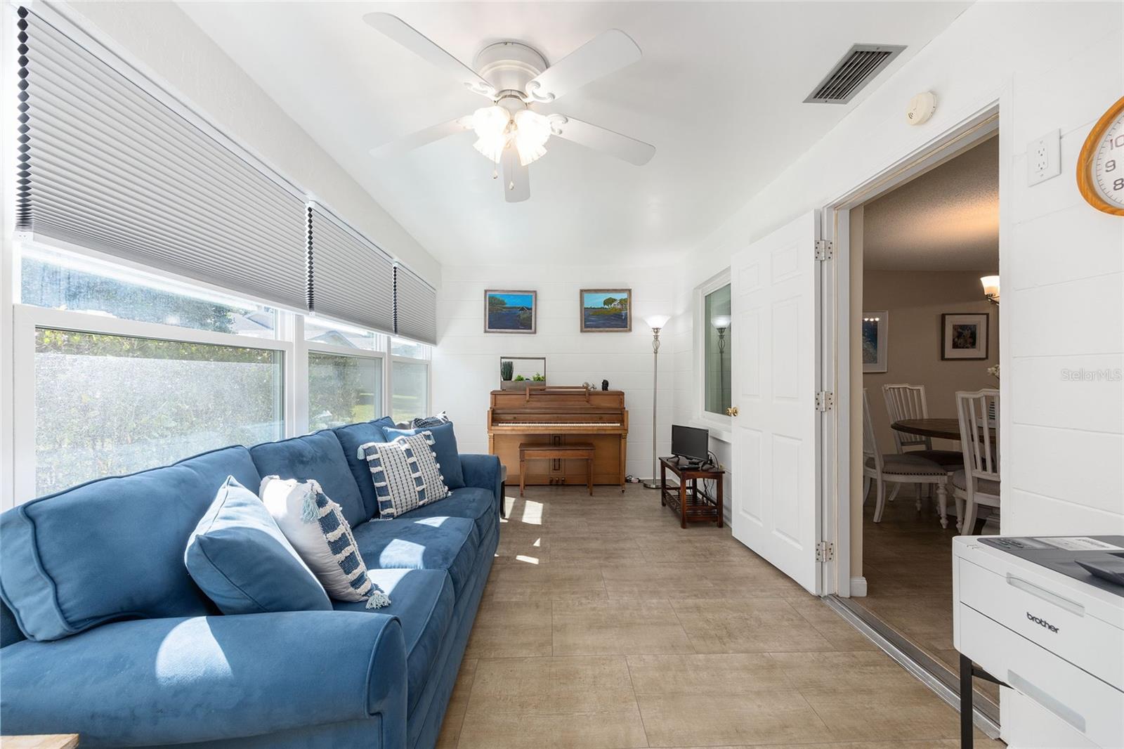 ON TOP OF THE WORLD - Residential