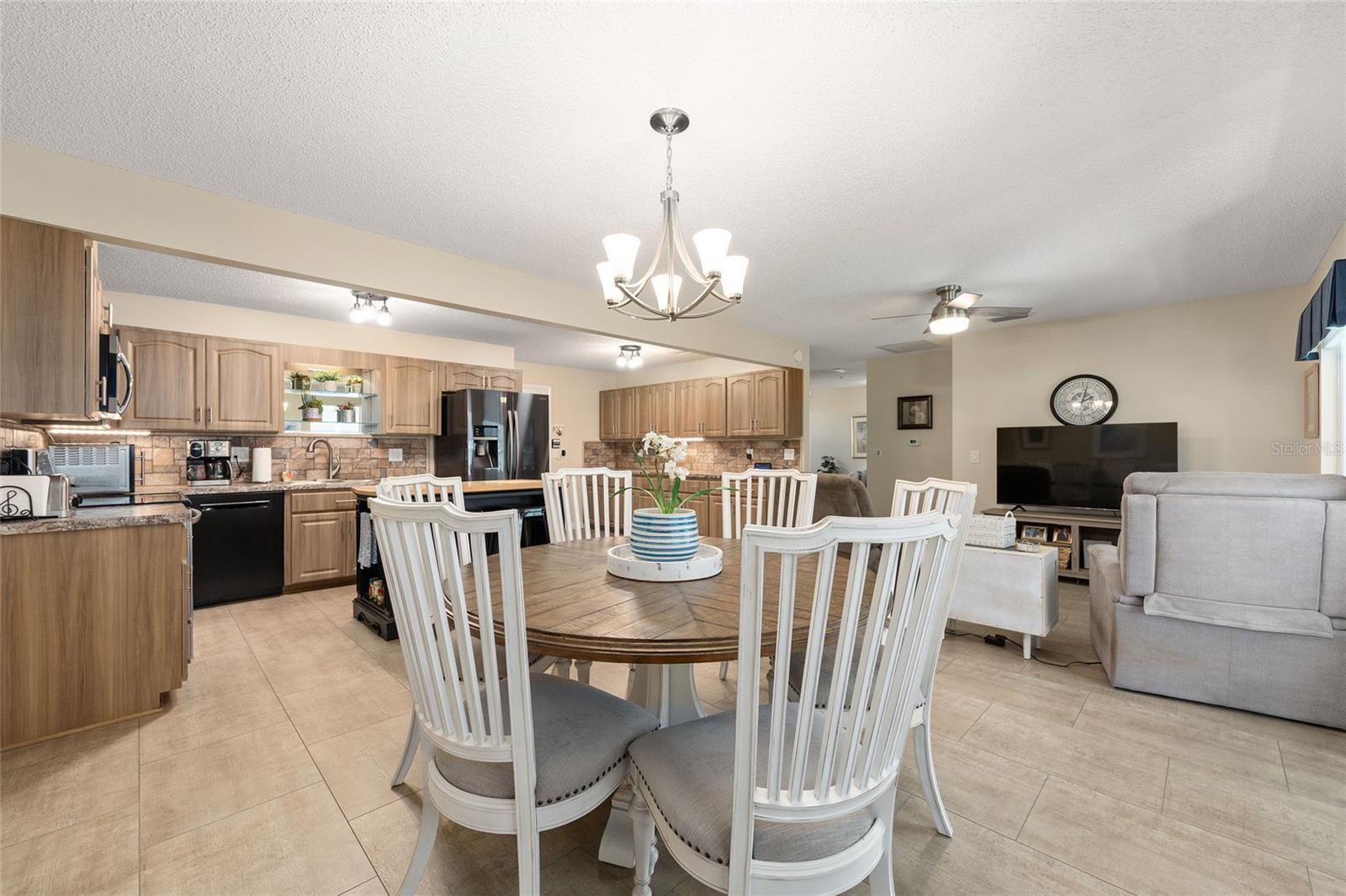 ON TOP OF THE WORLD - Residential