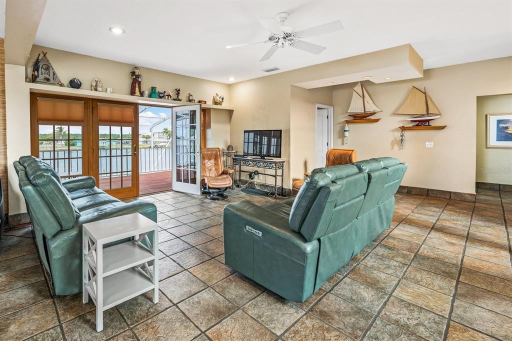 GROVE CITY SHORES - Residential