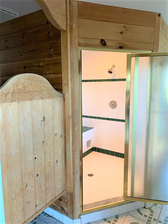 GROVE CITY SHORES - Residential