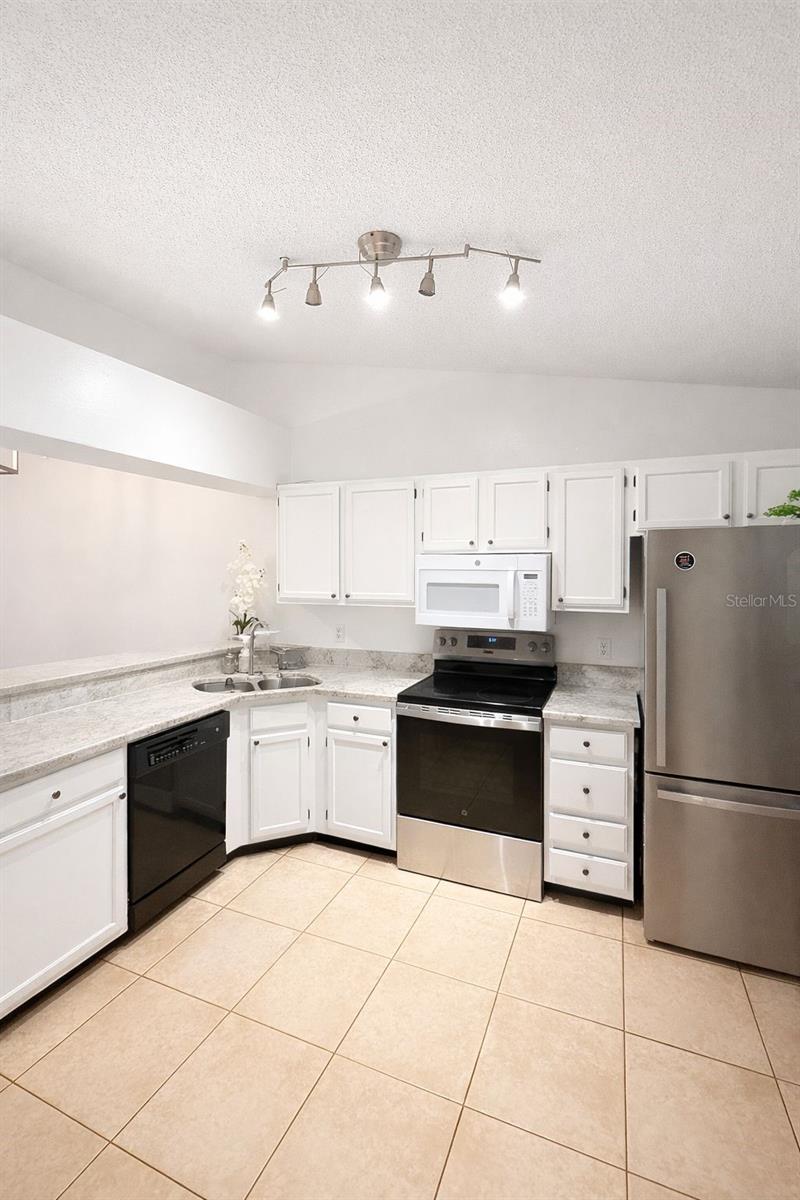 MNRS OF BRYN MAWR CONDO PH 10 - Residential