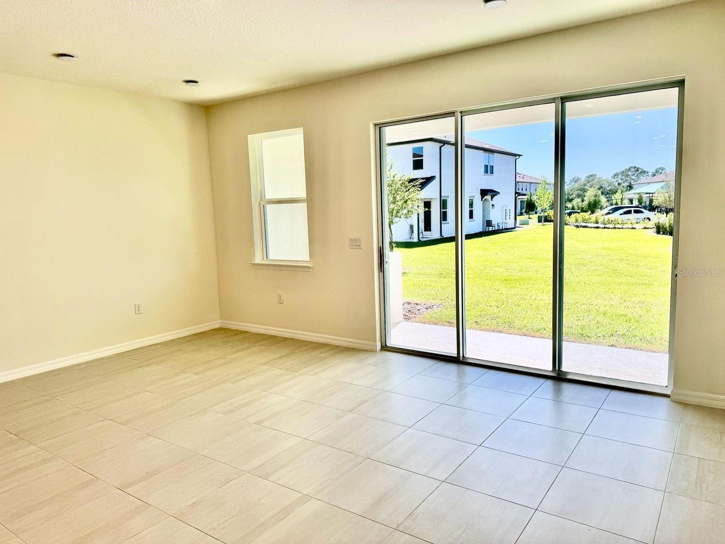 CREEKSIDE TWNHMS - Residential Lease