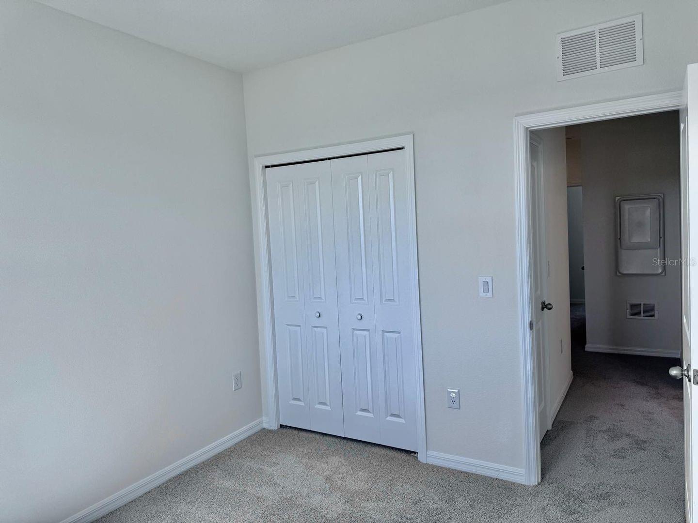 CREEKSIDE TWNHMS - Residential Lease