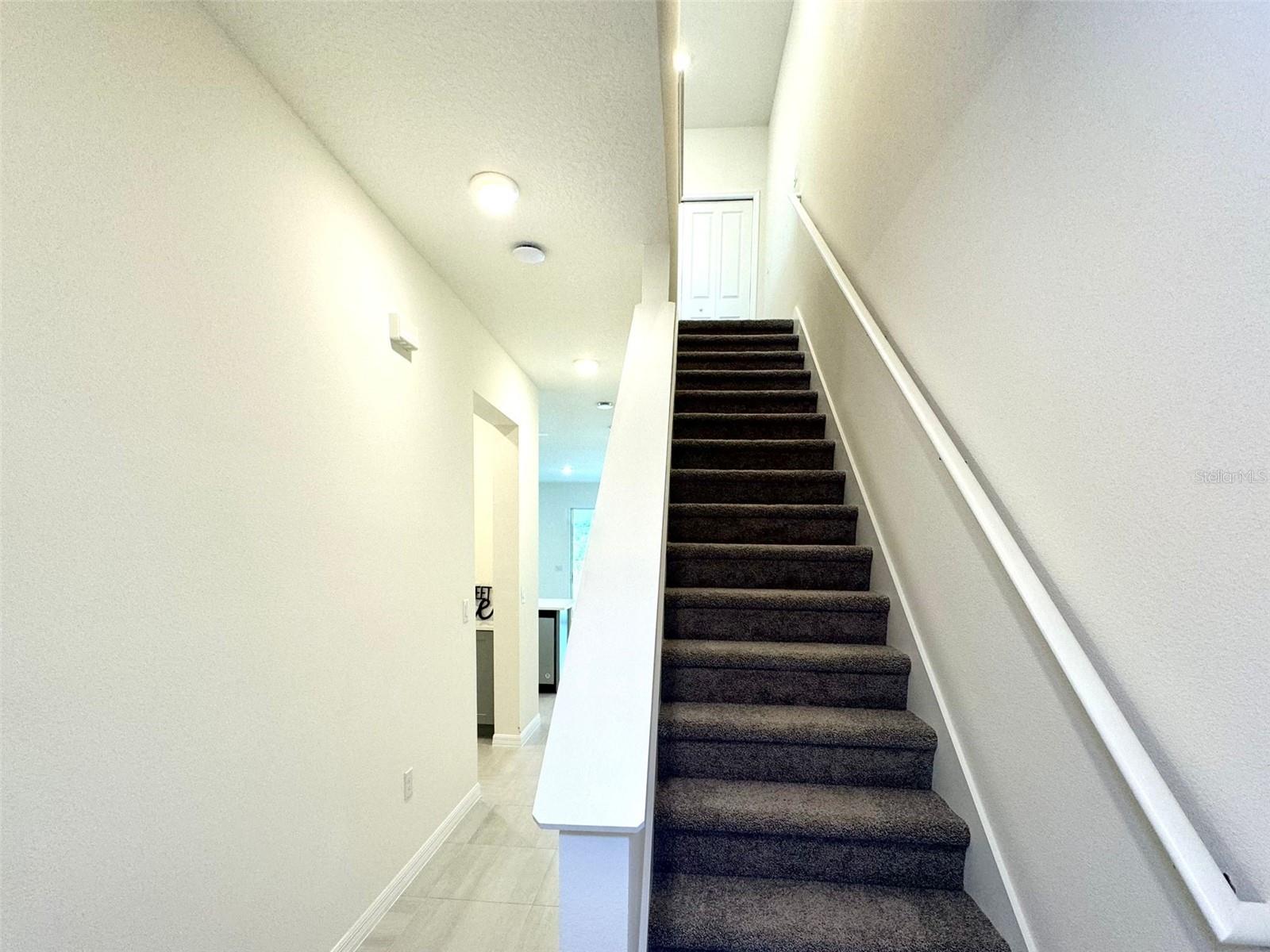 CREEKSIDE TWNHMS - Residential Lease