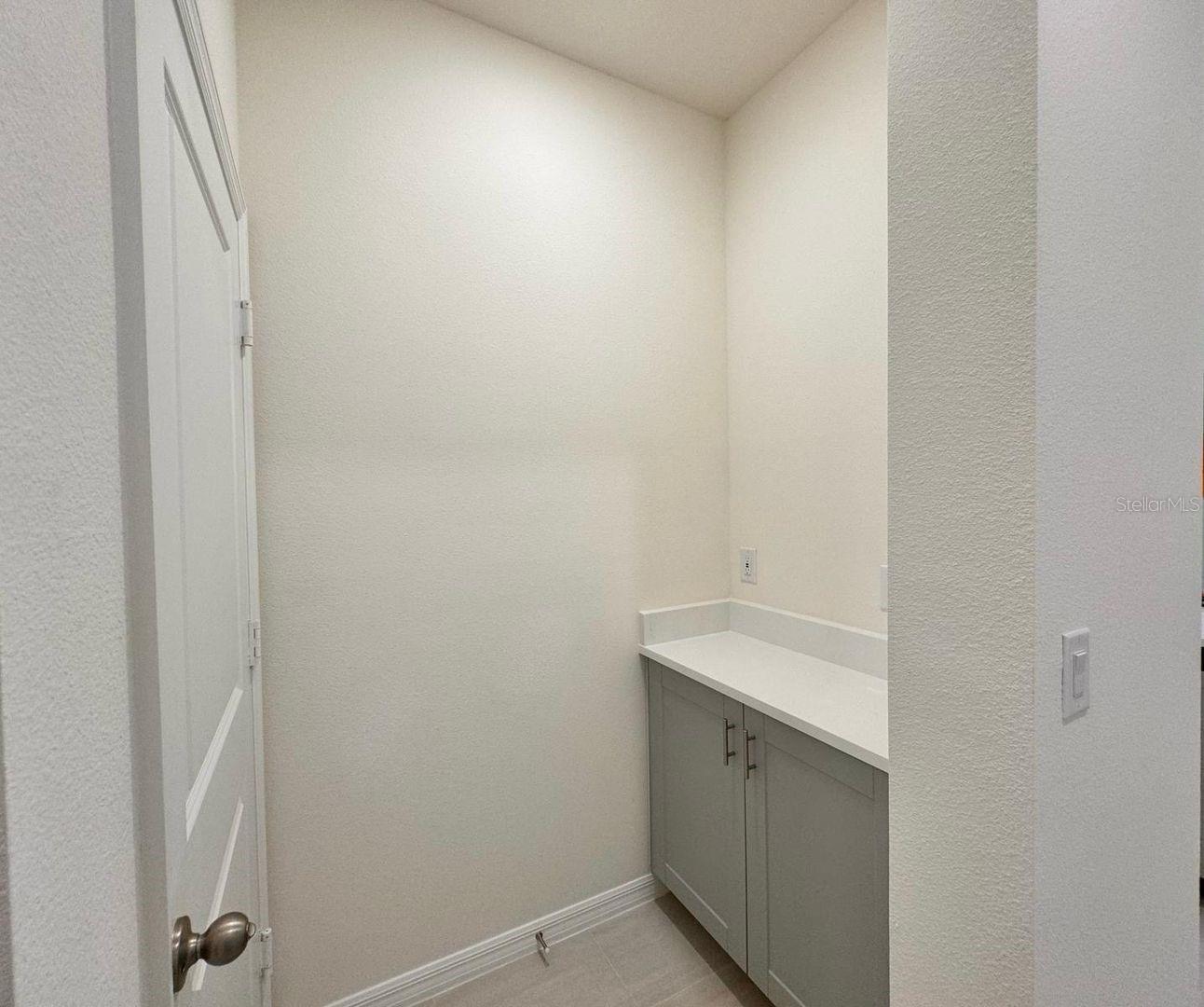 CREEKSIDE TWNHMS - Residential Lease