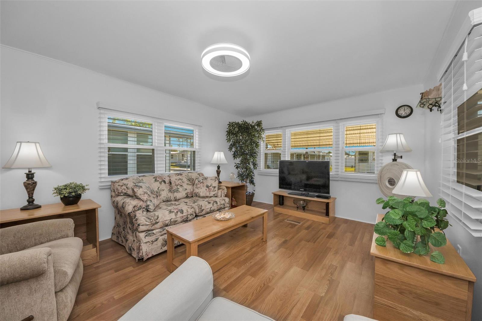 TARPON SHORES MOBILE HOME VILLAGE UNREC - Residential