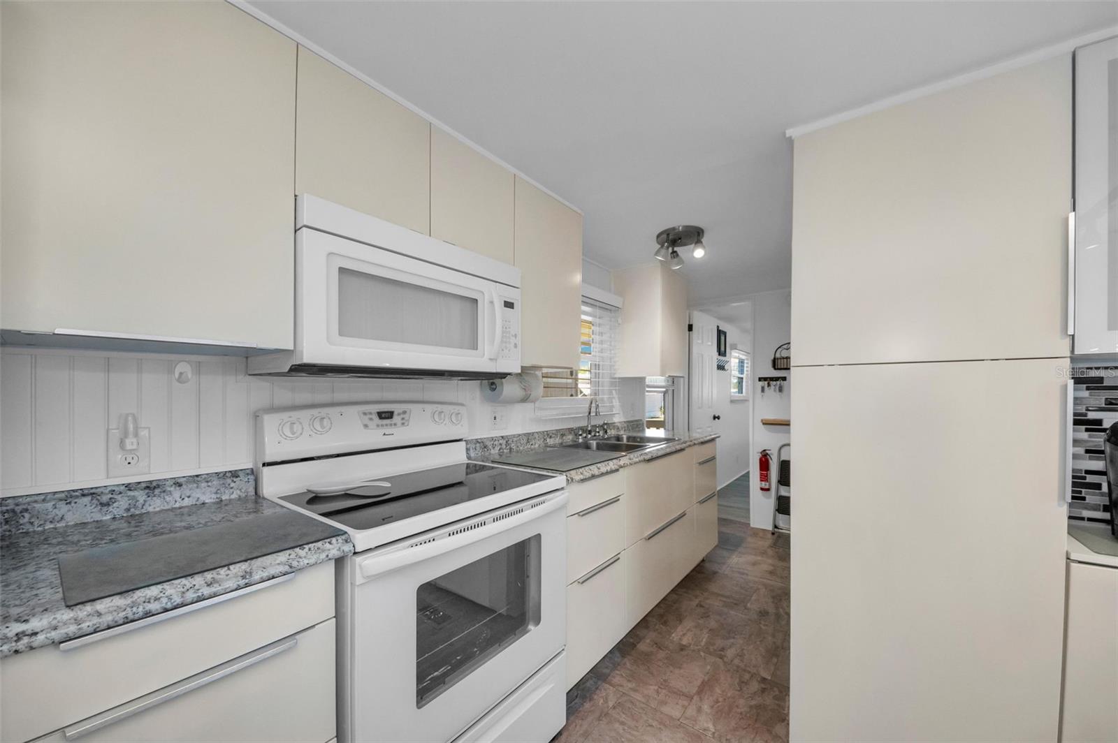 TARPON SHORES MOBILE HOME VILLAGE UNREC - Residential