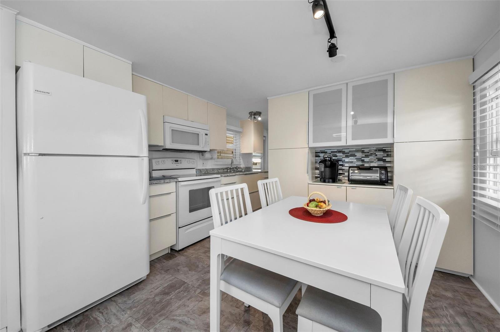 TARPON SHORES MOBILE HOME VILLAGE UNREC - Residential