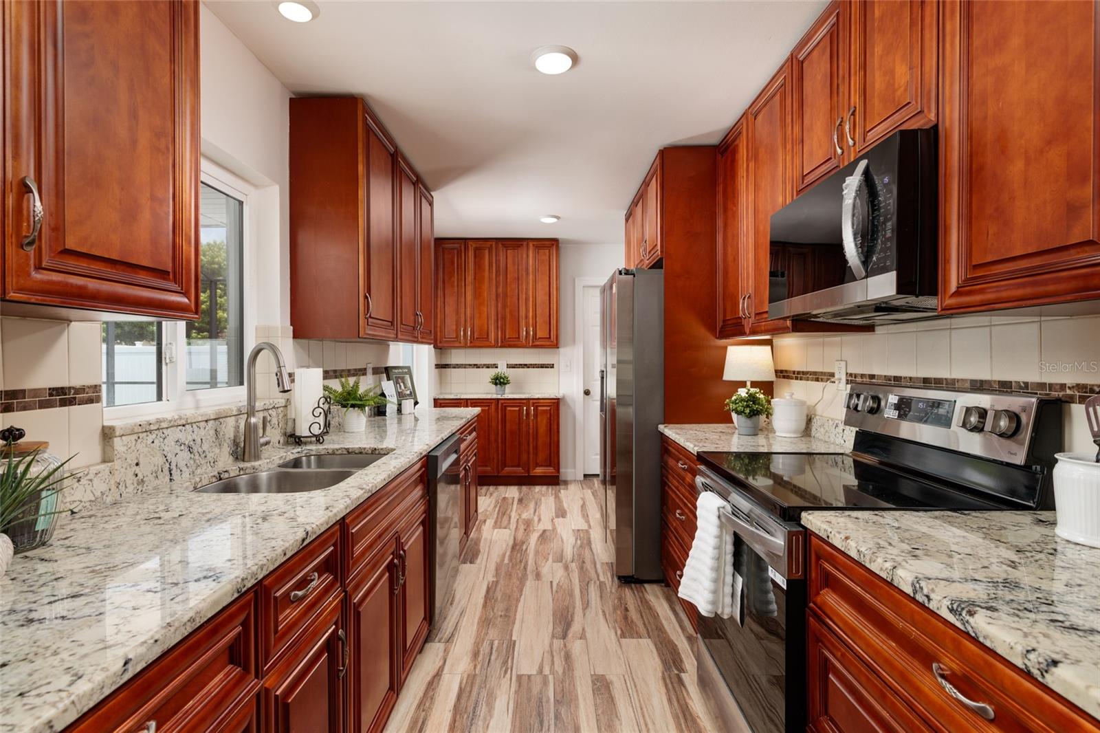 EMERALD HILL ESTATES - Residential