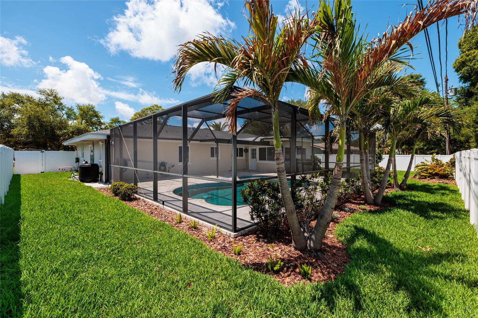 1732 EMERALD DRIVE
