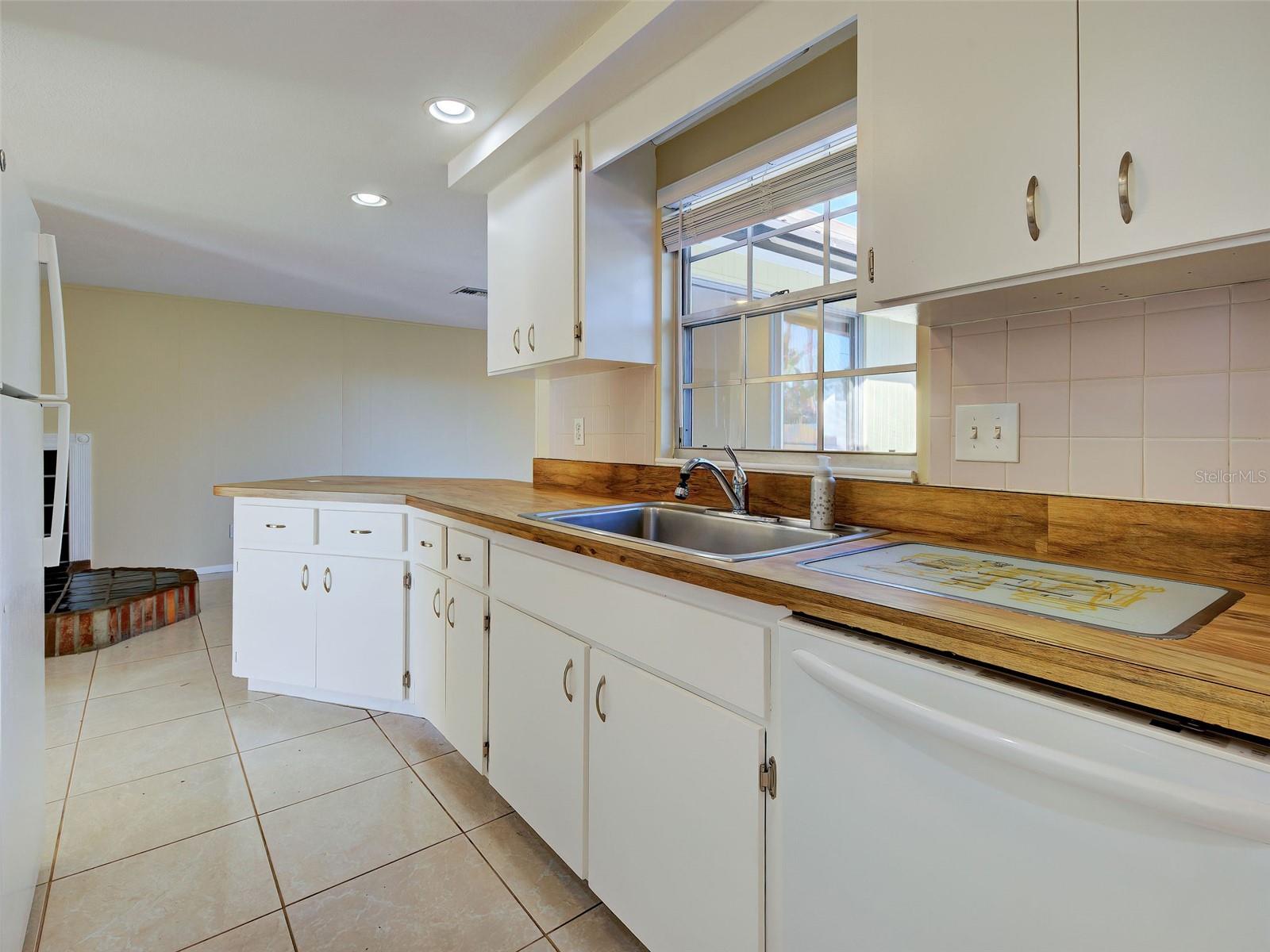 OVERBROOK GARDENS - Residential