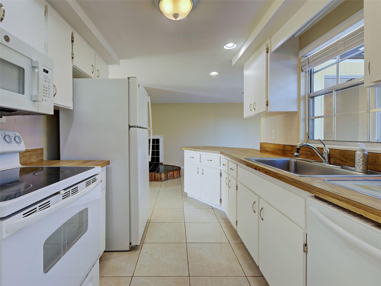 OVERBROOK GARDENS - Residential