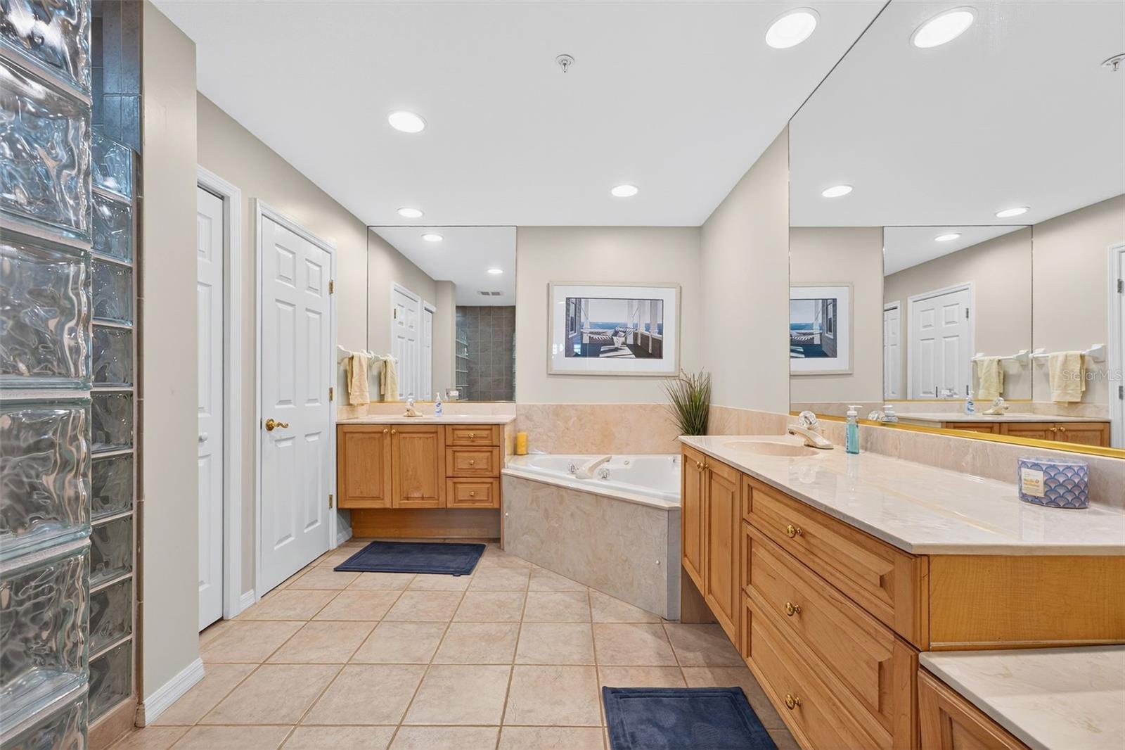 BAYPOINTE VISTA 1 - Residential