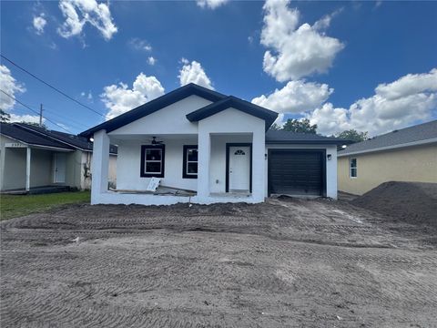 Photo of 2019 E Seward Street, Tampa, FL 33604 (MLS # TB8496314)