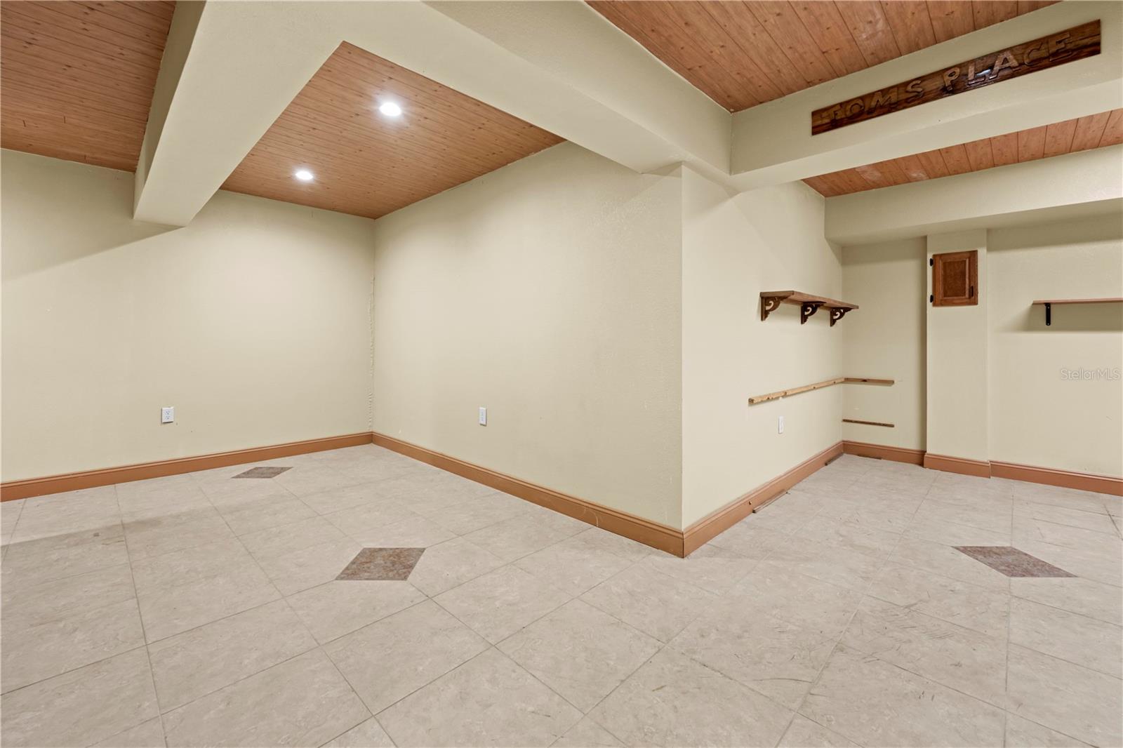 ACREAGE - Residential