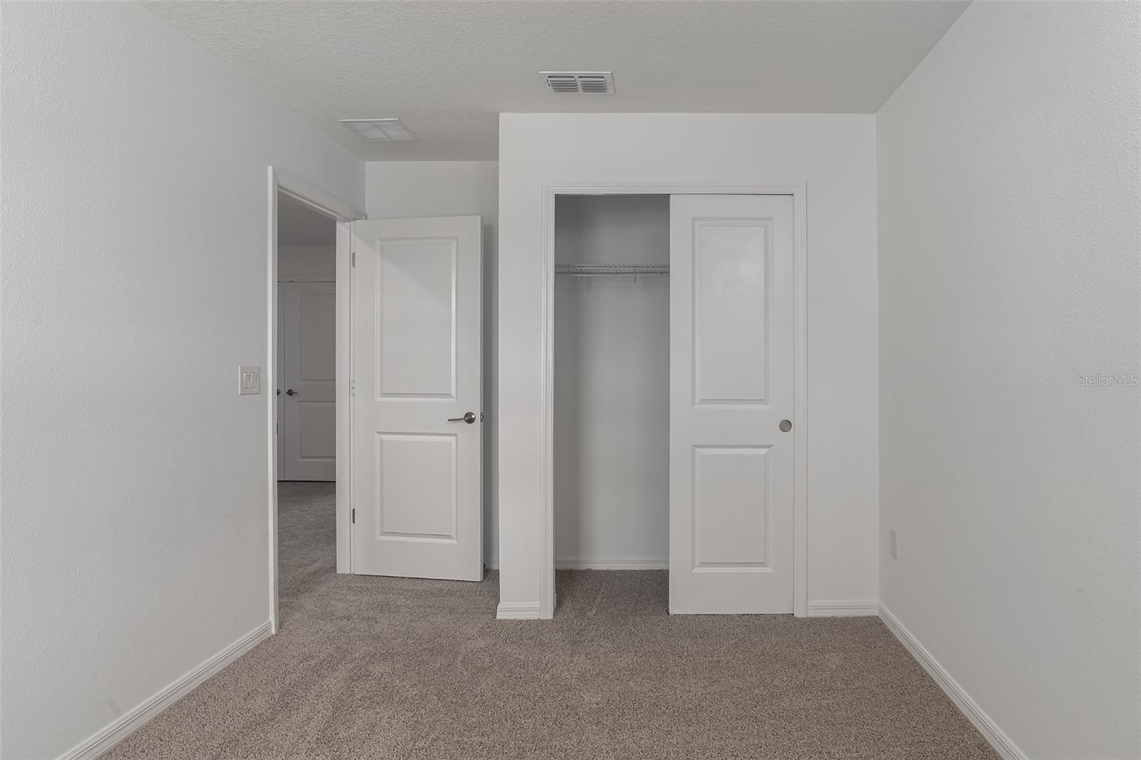 ARTISAN LAKES EDGESTONE NORTH PH I & II - Residential Lease