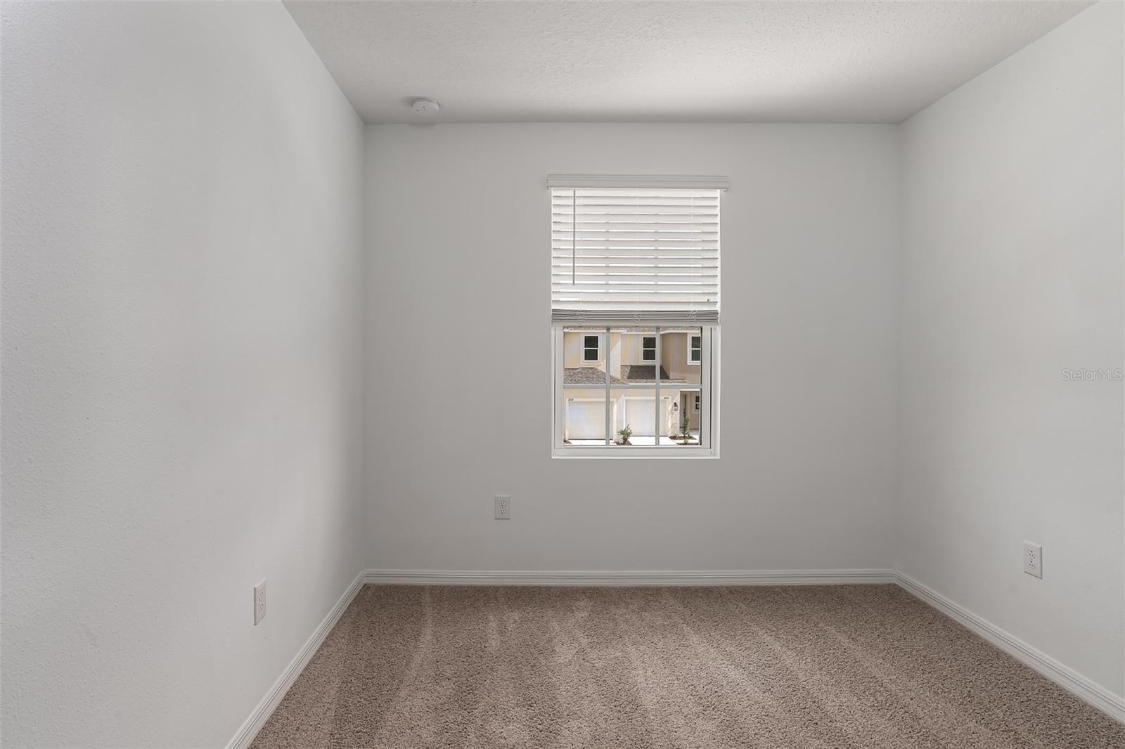 ARTISAN LAKES EDGESTONE NORTH PH I & II - Residential Lease