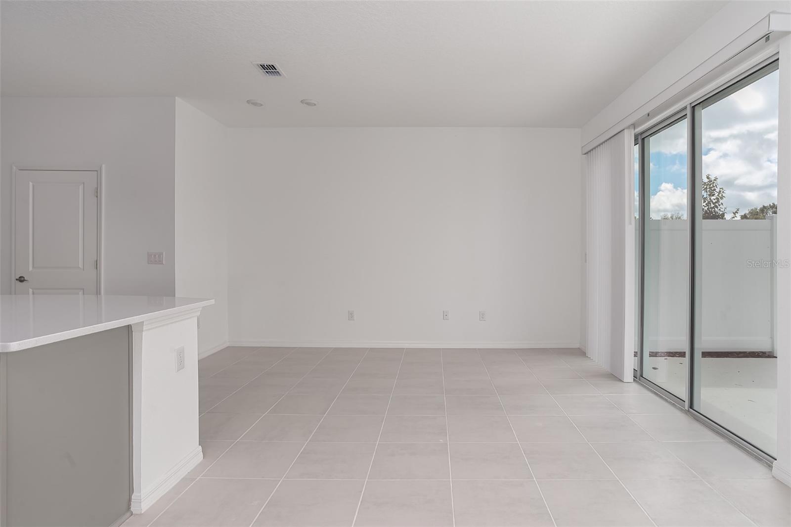 ARTISAN LAKES EDGESTONE NORTH PH I & II - Residential Lease