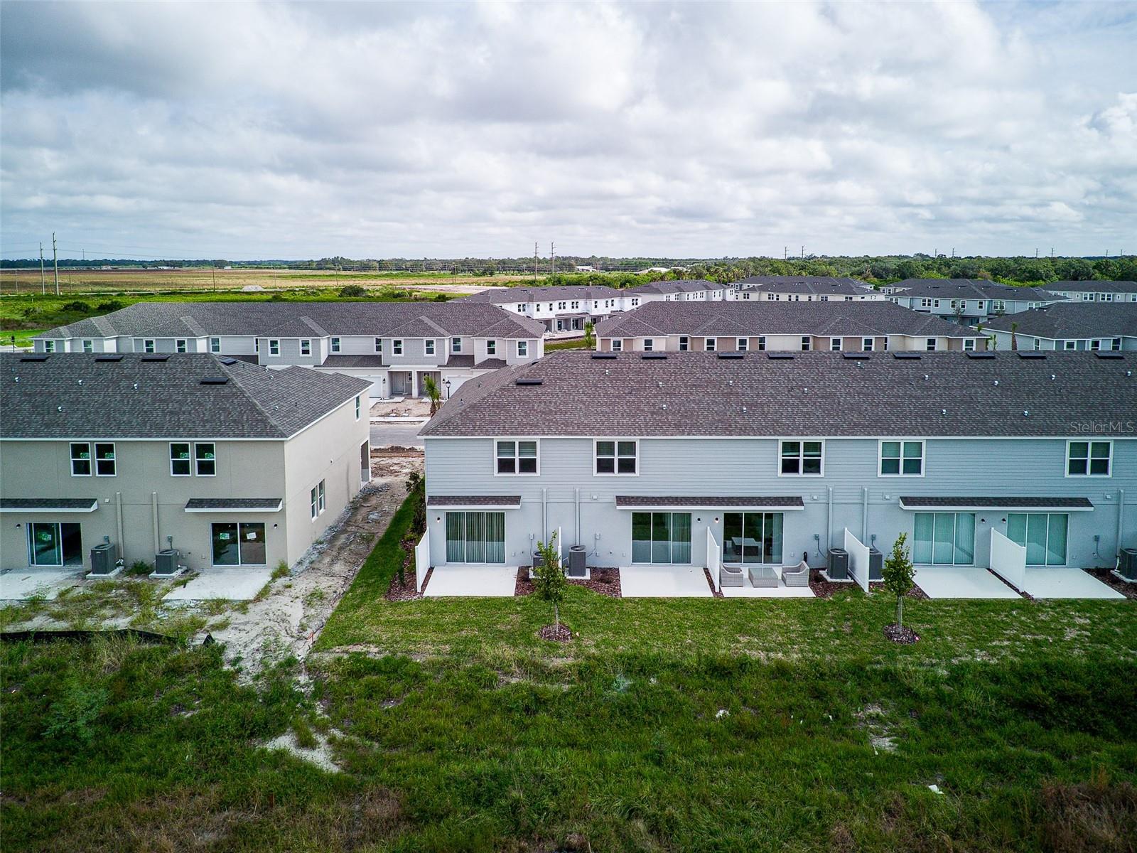 ARTISAN LAKES EDGESTONE NORTH PH I & II - Residential Lease