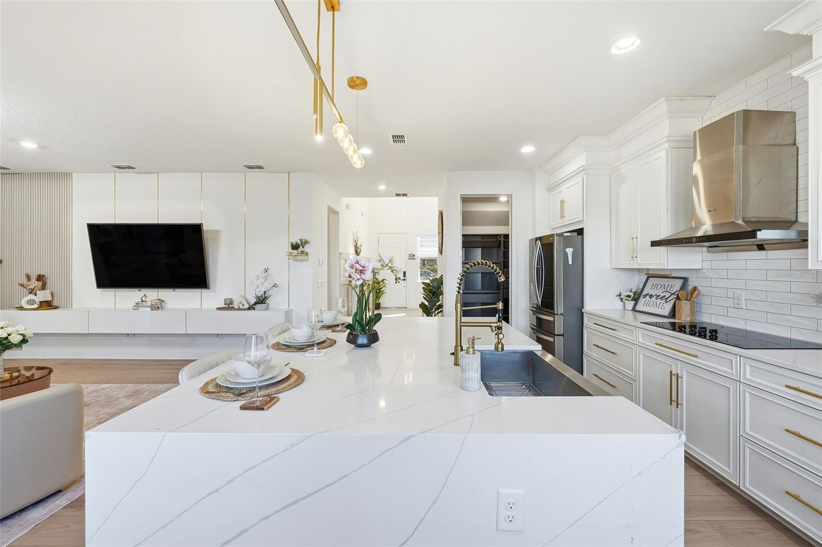 POITRAS EAST N-7 - Residential