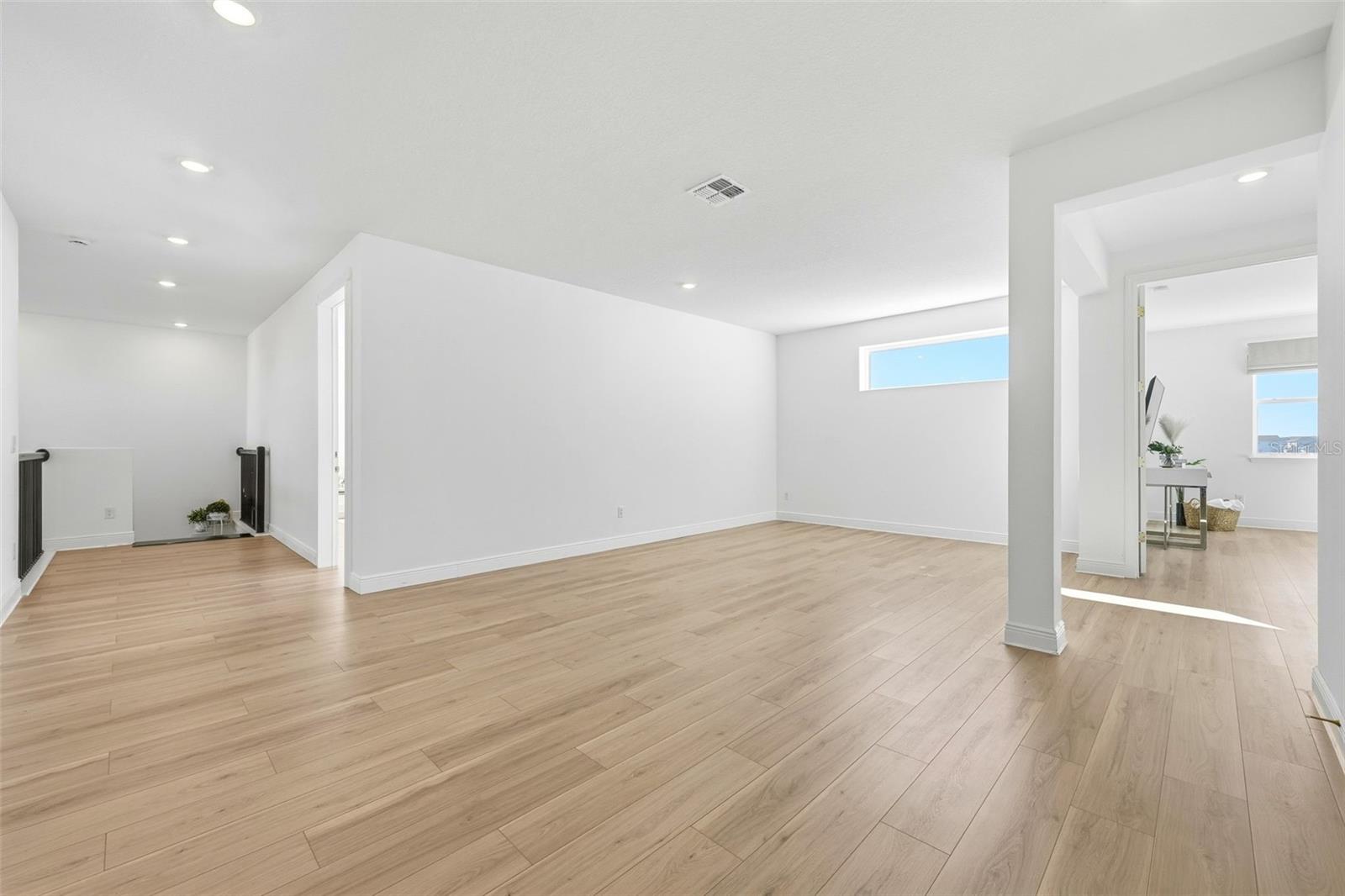 POITRAS EAST N-7 - Residential